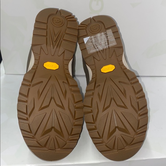 UGG BRECKEN LACE - Picture 4 of 6